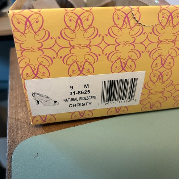 Size 9 M Christy Women's Dressy Heels - Picture 4 of 6